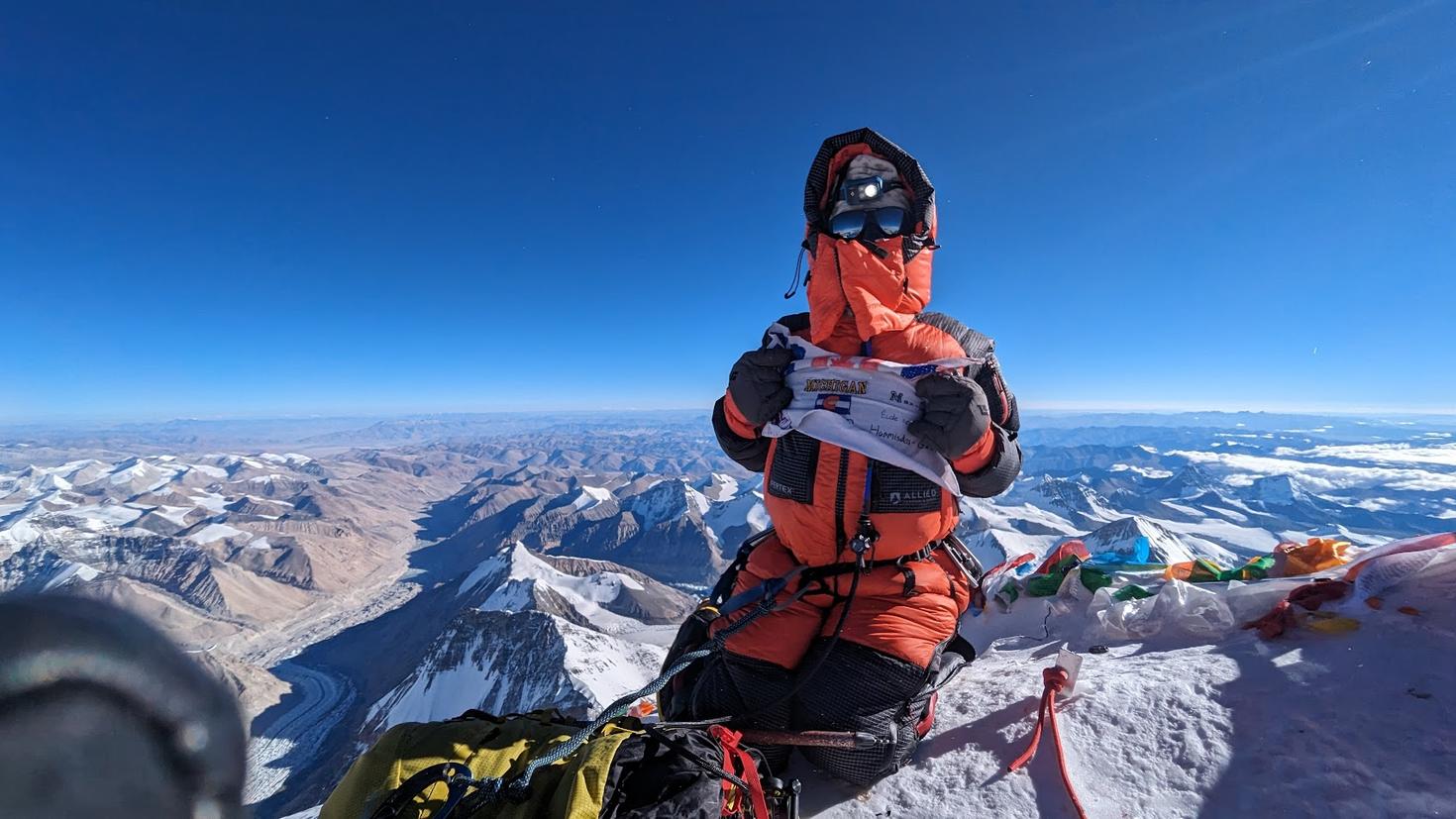 Myra Beaudoin Bertrand au sommet de l'Everest