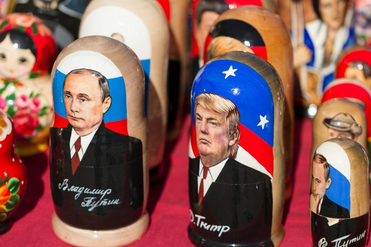 Russian dolls featuring Putin and Trump