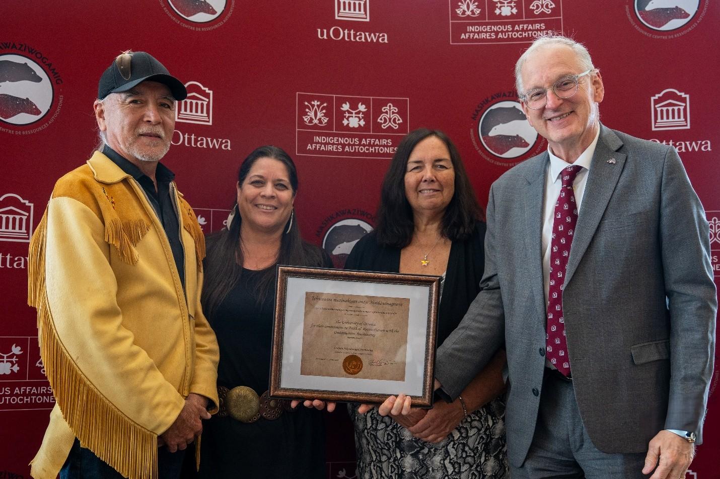 L’Université d’Ottawa exonère de droits de scolarité les membres de la Nation algonquine Anishinàbeg