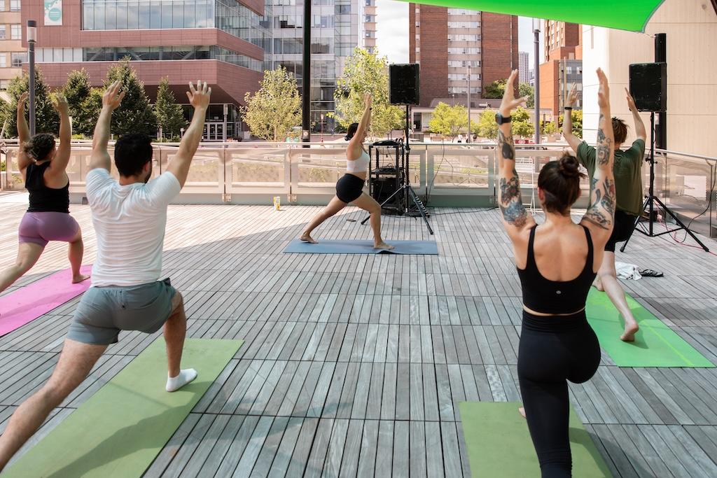 Yoga class outdoors at uOttawa