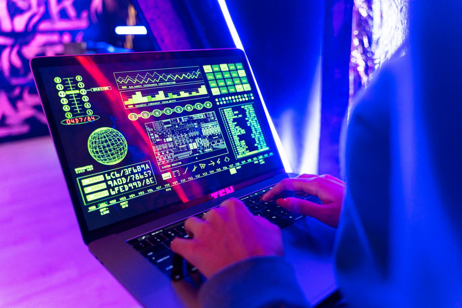 Le Canada et l'ICE collaborent pour démanteler un réseau notoire de piratage informatique