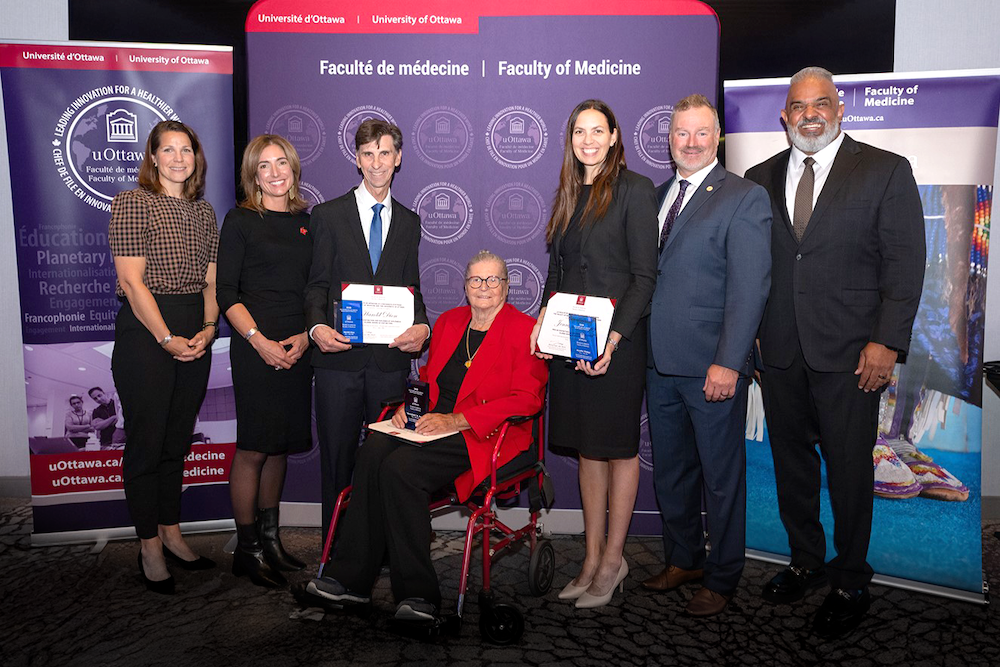 Dr Dion, Dre Garvey et Dre Phillips ont reçu leur Prix de distinction des diplômées et diplômés lors de la réception de bienvenue des Retrouvailles 2025.