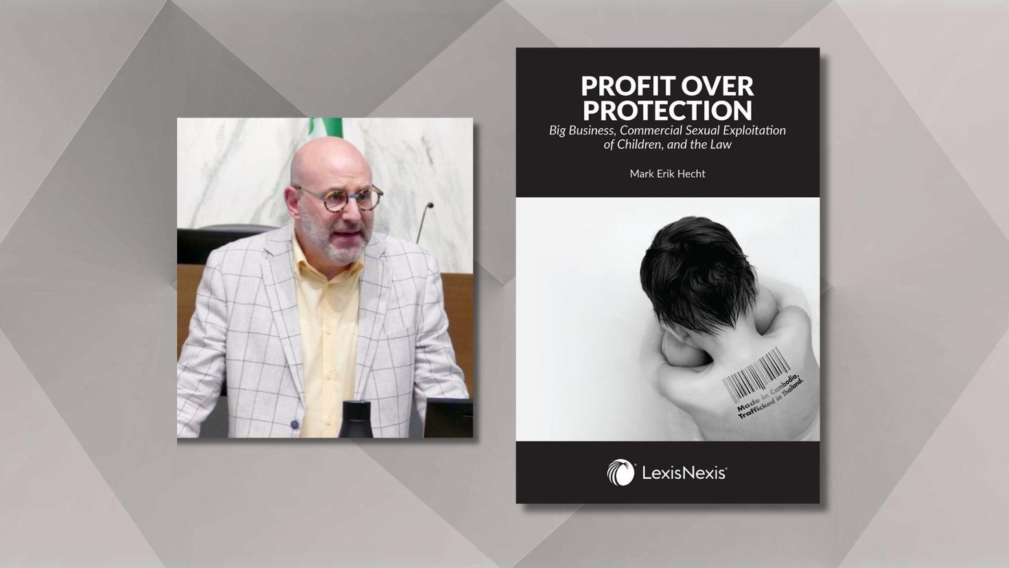 Un portrait de Hecht à côté de son nouveau livre.