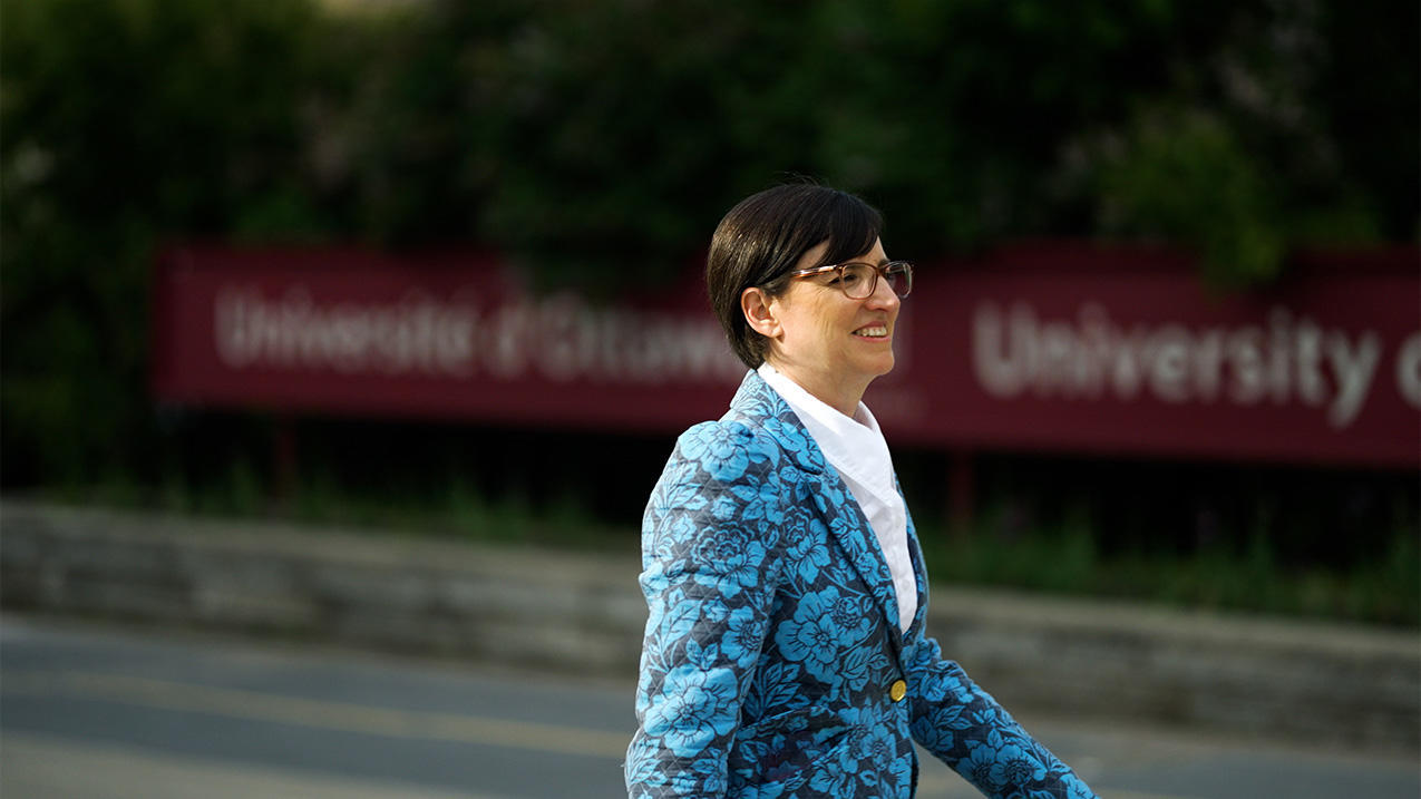 Marie-Eve Sylvestre sur le campus de l'Université d'Ottawa