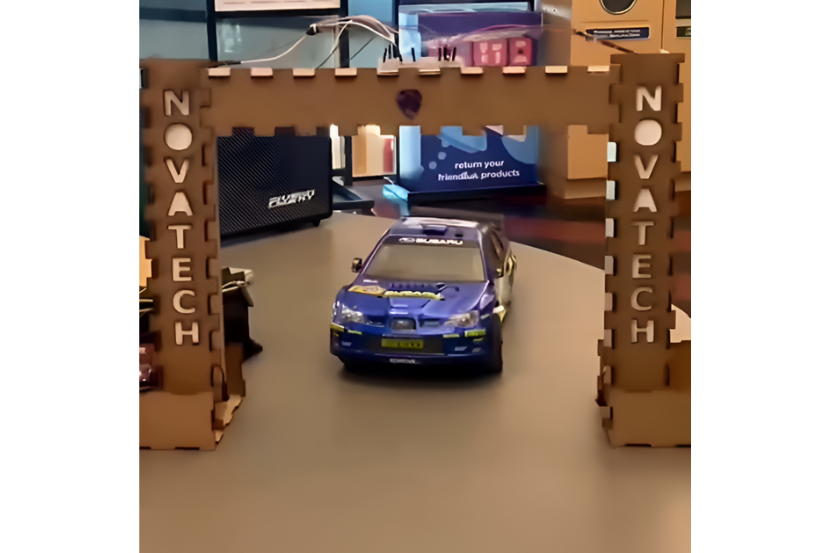 Prototype final du système de détection de voitures télécommandées conçu par l’équipe de projet.