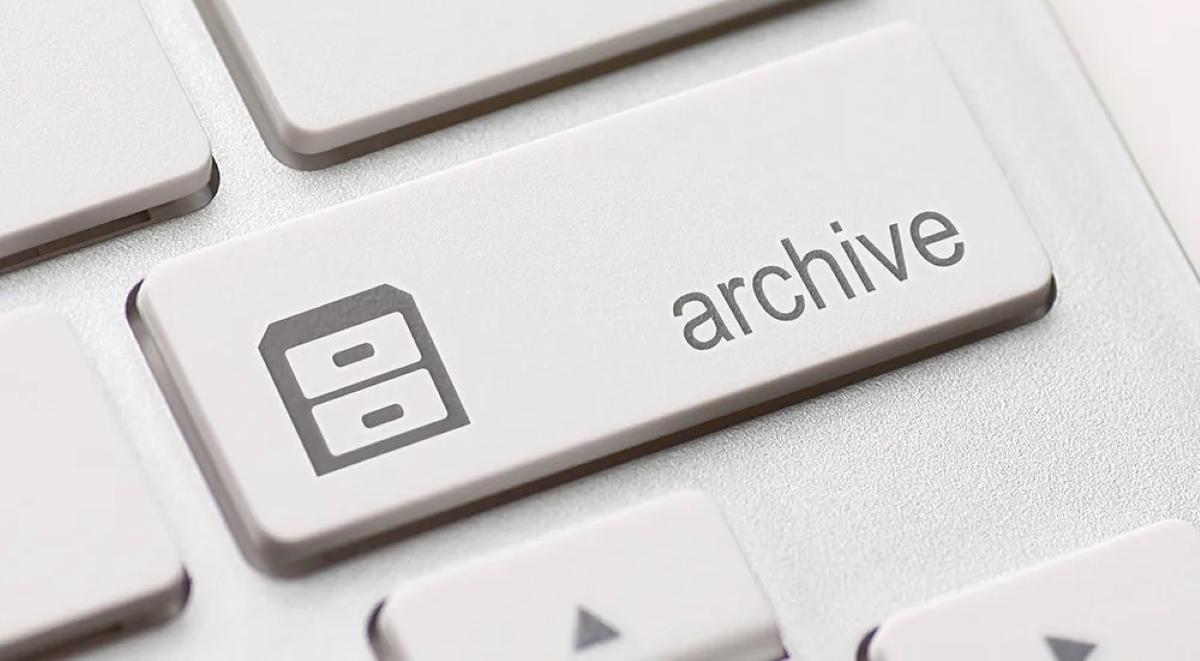 Touches de clavier dont l'une porte le mot archive