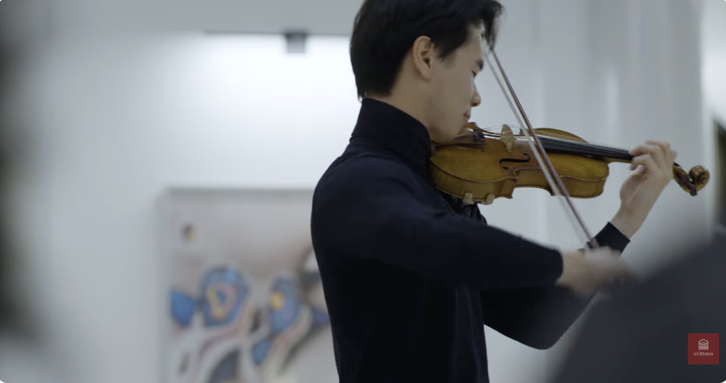 Vidéo de Timothy Chooi jouant du violon.