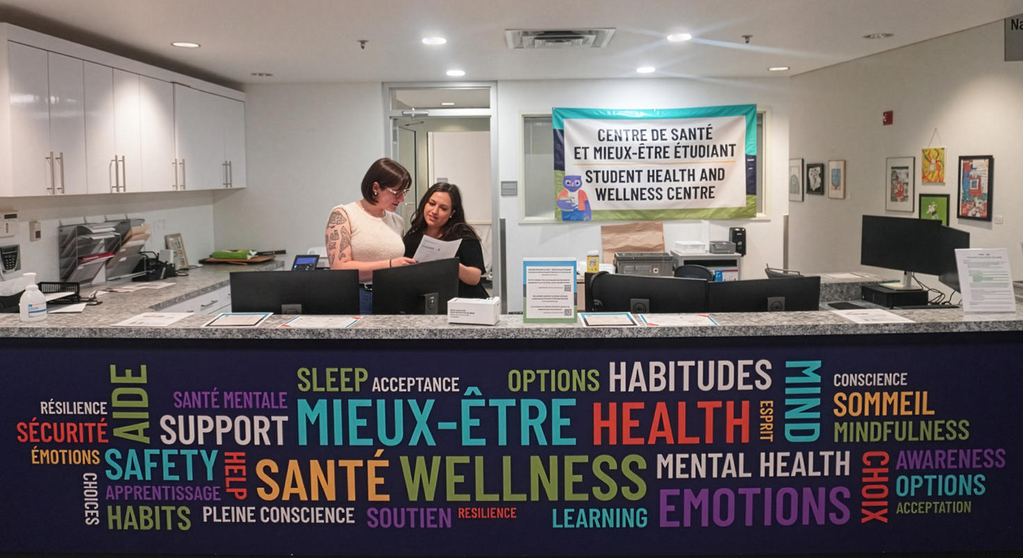 Deux membres du personnel examinent un document derrière le comptoir d'accueil du Centre de santé et mieux-être étudiant de l'Université d'Ottawa.