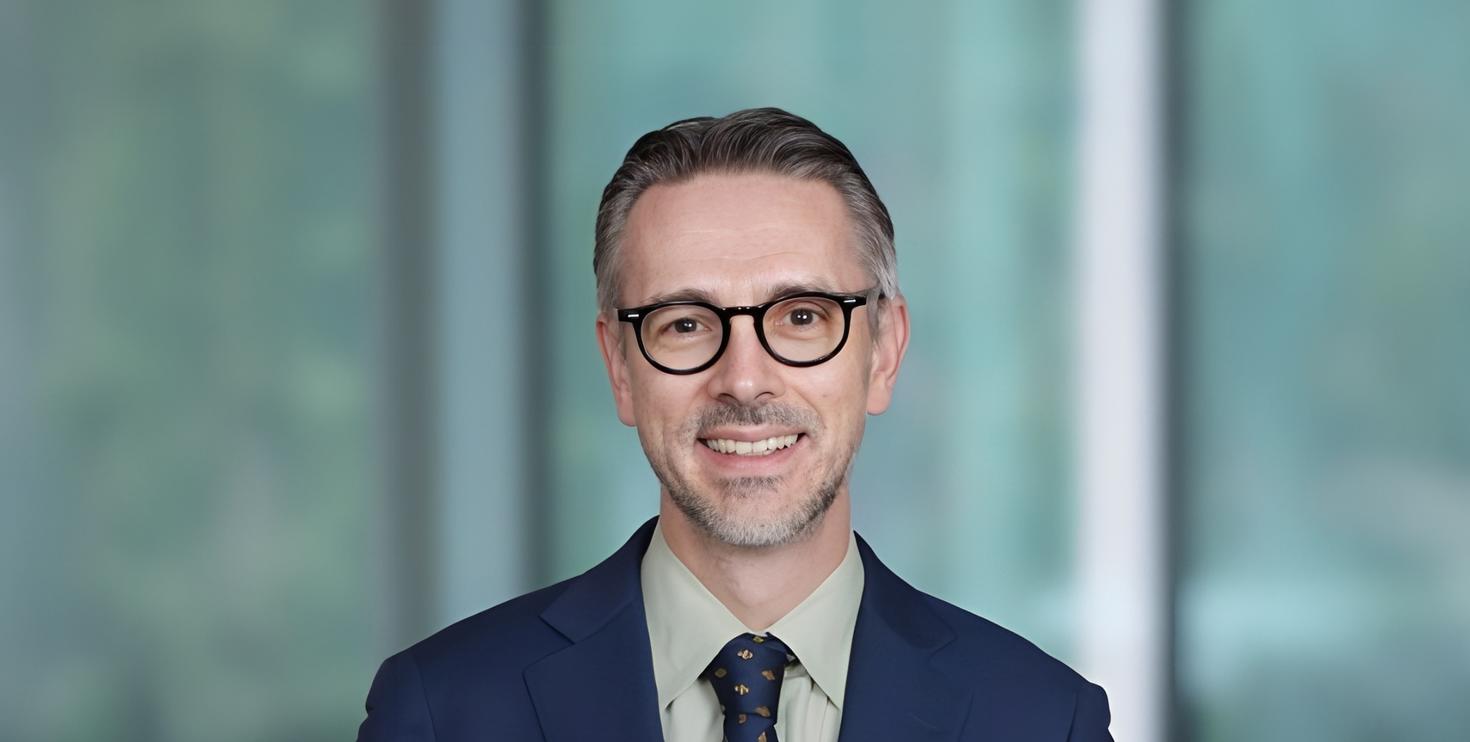 Dr Christopher Buckle