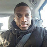 Selfie de davidnku assis dans le siège conducteur d'une auto