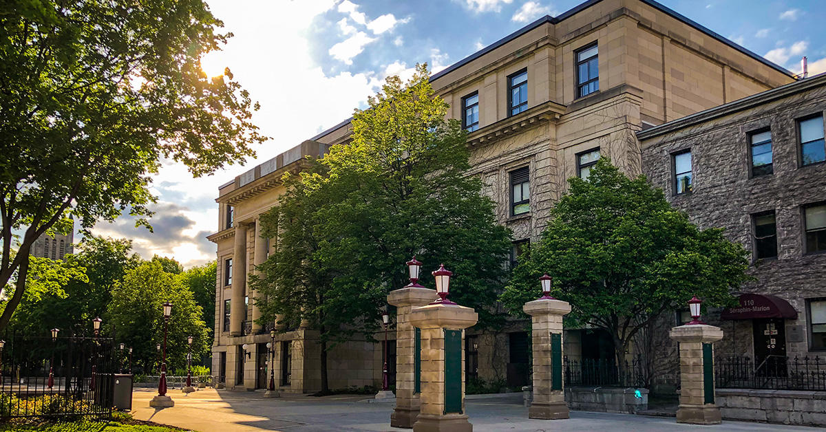 Campus de l'Université d'Ottawa en été