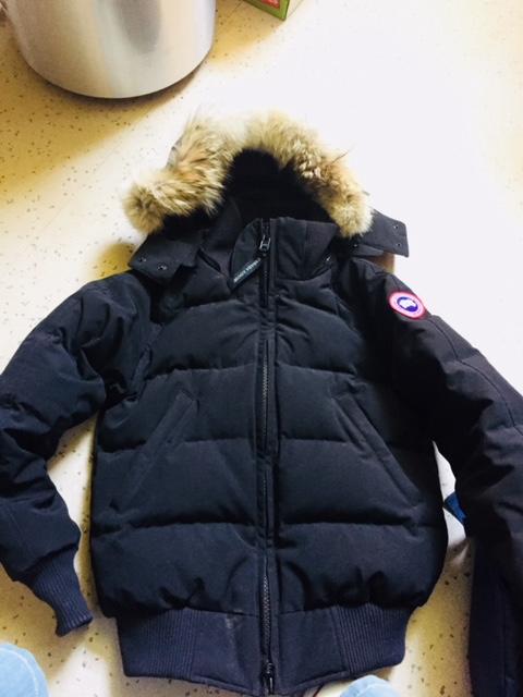 Un manteau Canada Goose.