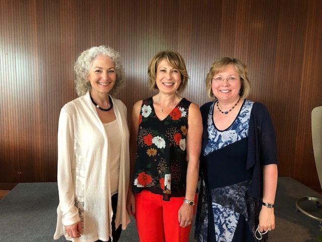  Bonnie Schmidt, Mona Nemer et Barbara Vanderhyden.