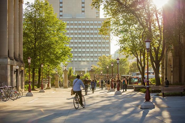 Trottoir entre Tabaret et Hugron